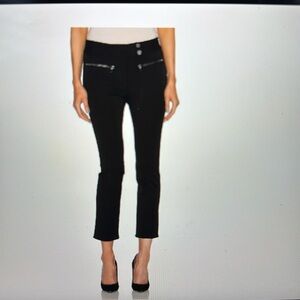 Veronica Beard Metro Cropped Flare 
Black size 4